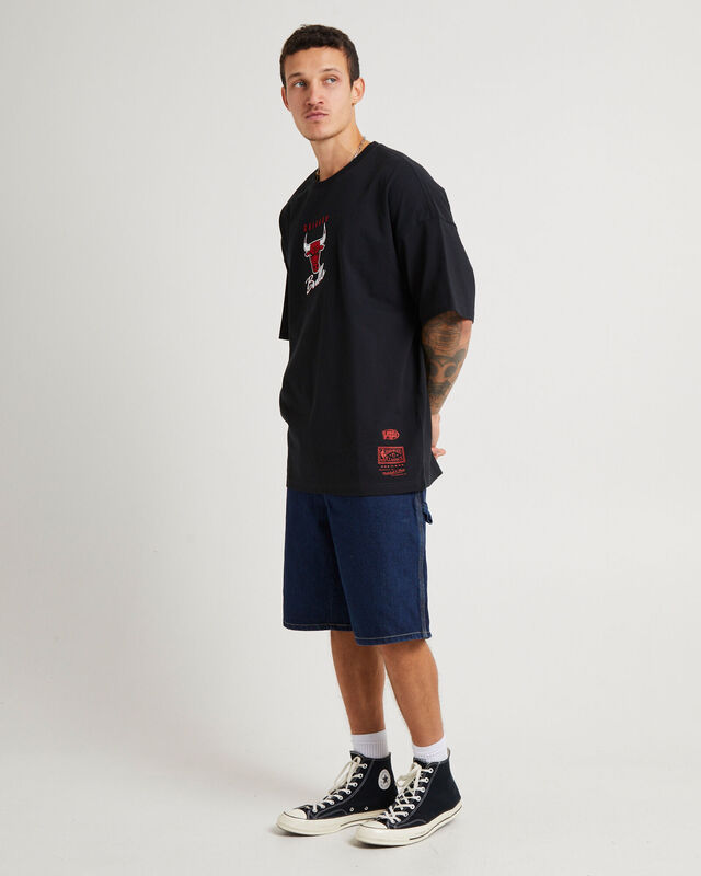 Tri Logo Bulls Oversized T-Shirt in Faded Black, hi-res image number null