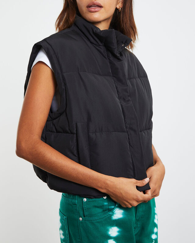 Casey Cropped Puffer Vest Black, hi-res image number null