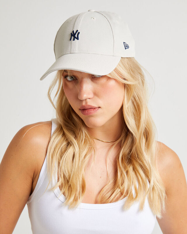 9Forty New York Yankees Mini Logo Cap, hi-res image number null