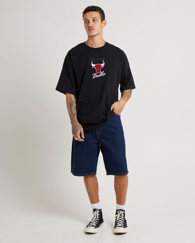 Tri Logo Bulls Oversized T-Shirt in Faded Black, hi-res image number null