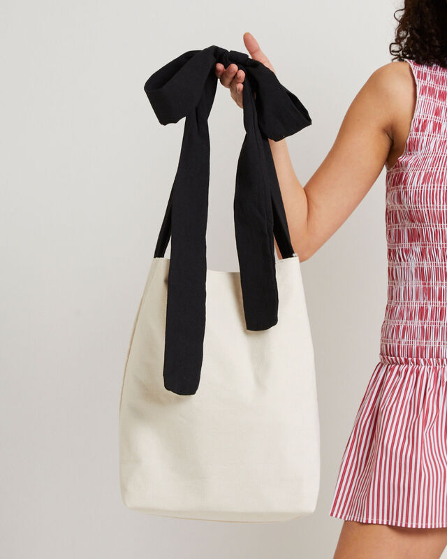 Bow Tote, hi-res image number null