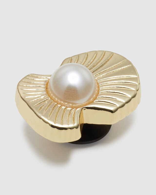 Gold Oyster With Pearl Jibbit, hi-res image number null