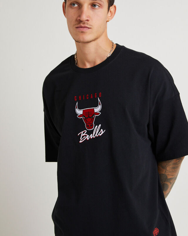 Tri Logo Bulls Oversized T-Shirt in Faded Black, hi-res image number null